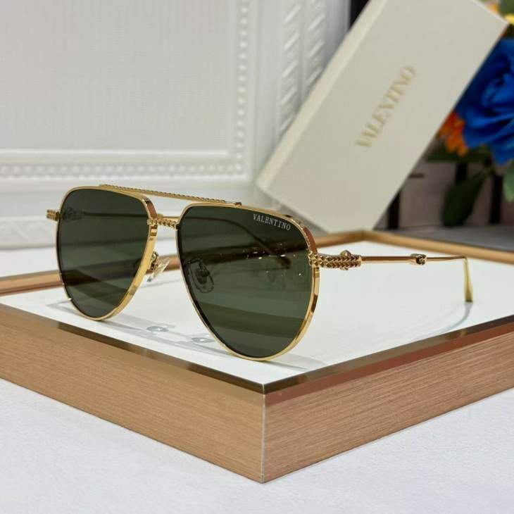 Picture of Valentino Sunglasses _SKUfw71187069fw